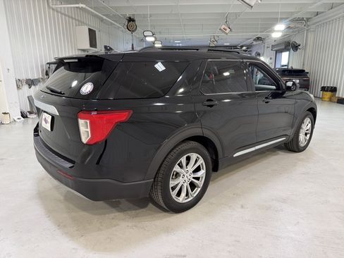 Used 2020 Ford Explorer XLT w/ Equipment Group 202A image 5