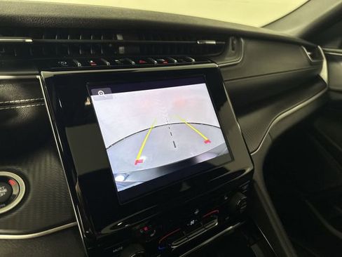 Used 2023 Jeep Grand Cherokee L Altitude image 8