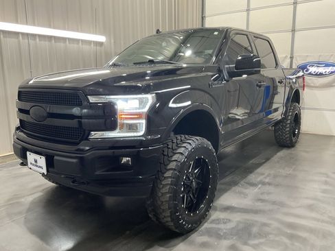 Used 2018 Ford F150 Platinum w/ Equipment Group 701A Luxury image 3