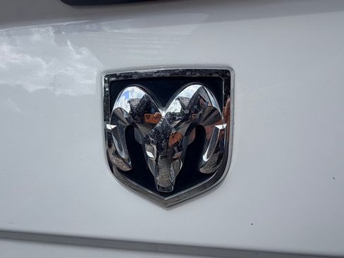 Used 2019 RAM 1500 Tradesman w/ Chrome Appearance Group RWD image 11