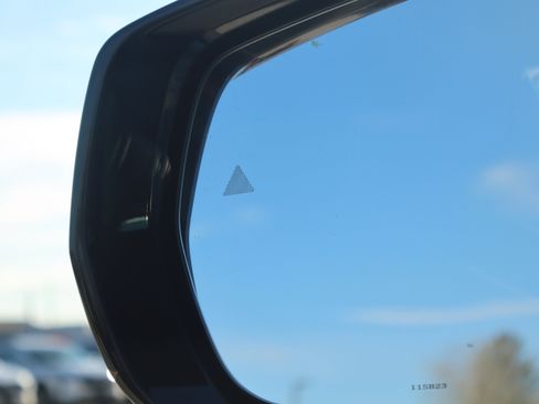 Used 2024 Jeep Grand Cherokee Limited w/ Black Appearance Package image 23