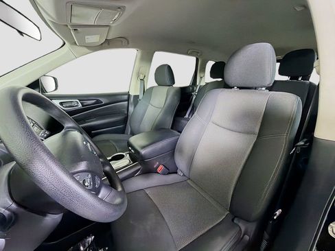 Used 2020 Nissan Pathfinder S FWD image 13