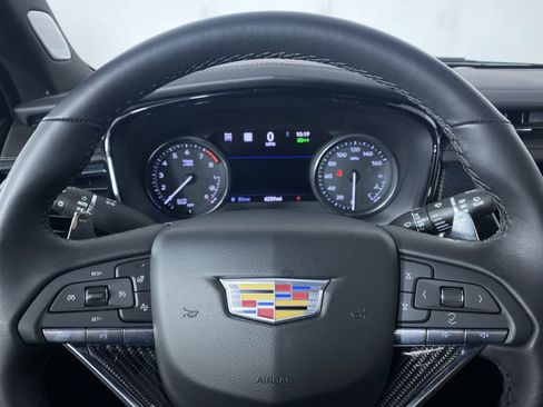 New 2025 Cadillac XT6 Sport w/ Technology Package AWD/4WD image 3