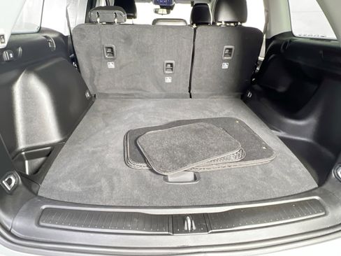 Used 2023 Jeep Grand Cherokee Limited image 25