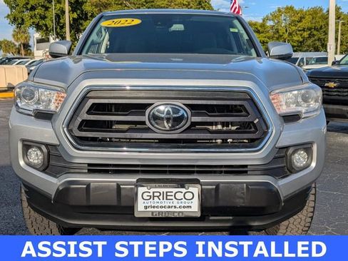Used 2022 Toyota Tacoma SR5 w/ Technology Package image 2