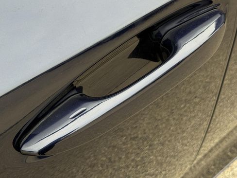 Used 2025 Lexus ES 300h w/ Accessory Package (Z1) FWD image 9