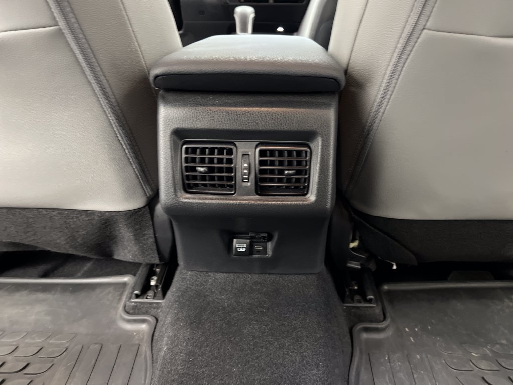 Used 2025 Toyota Camry SE FWD image 21