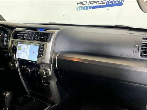 Used 2020 Toyota 4Runner SR5 Premium RWD image 12