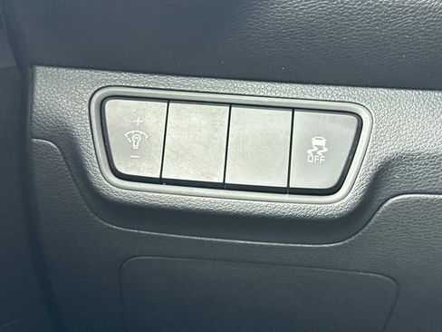 Certified 2024 Kia Forte LXS image 28