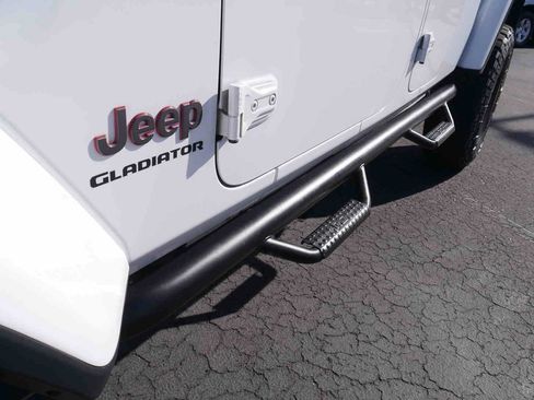 Used 2020 Jeep Gladiator Rubicon image 14