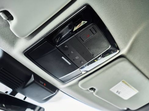 Used 2025 Mitsubishi Outlander ES FWD image 36
