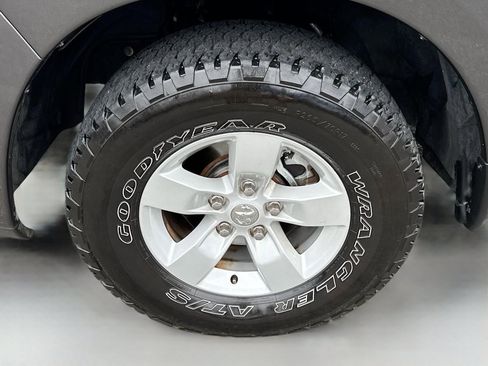 Used 2019 RAM 1500 Express image 24