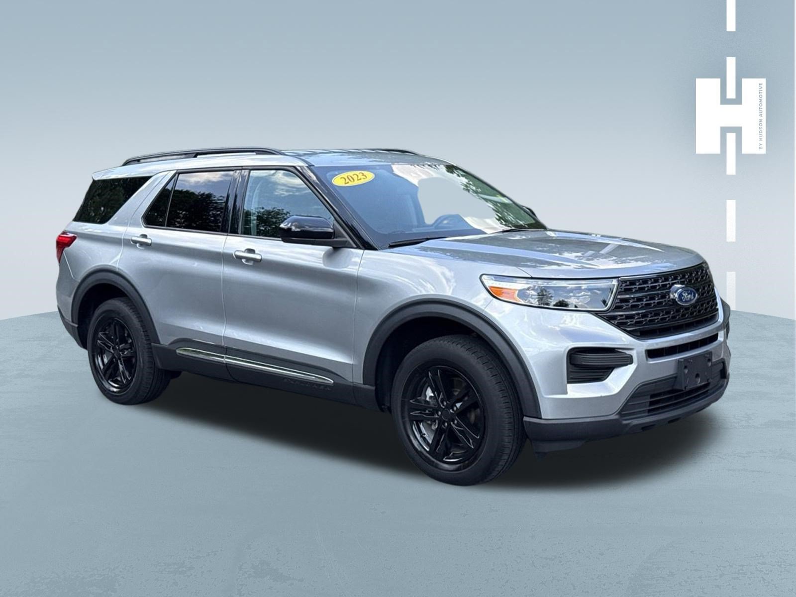 Used 2023 Ford Explorer XLT AWD/4WD image 1