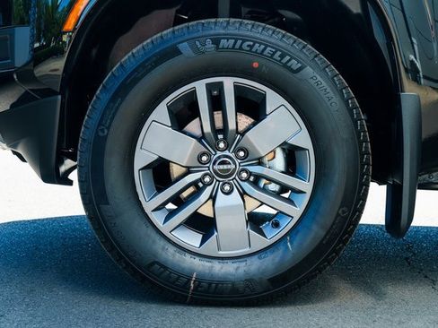 New 2025 Nissan Frontier SV image 7