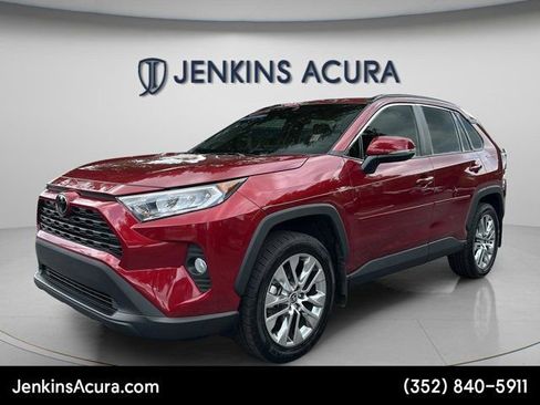 Used 2021 Toyota RAV4 XLE Premium FWD image 7