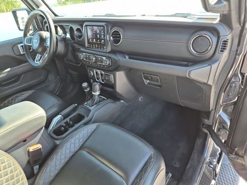 Used 2021 Jeep Wrangler Unlimited Sahara image 20
