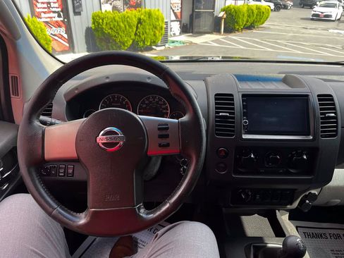 Used 2006 Nissan Frontier NISMO AWD/4WD image 8
