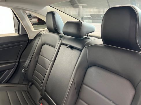Used 2024 Volkswagen Jetta SE FWD image 21