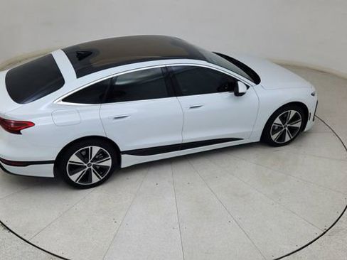 Used 2025 Audi A6 e-tron Premium w/ Convenience Package image 80