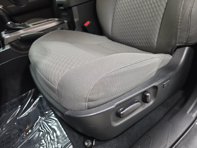 Certified 2022 Toyota Tacoma SR5 AWD/4WD image 24