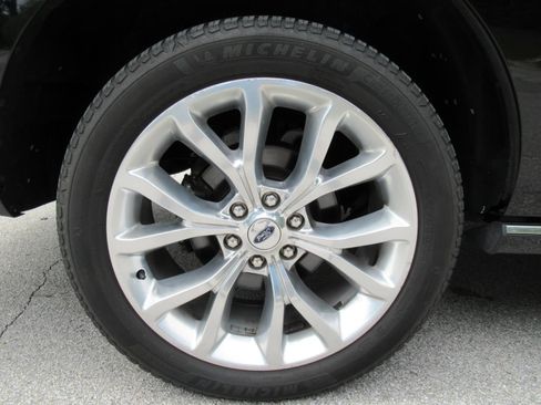 Used 2019 Ford Expedition Platinum AWD/4WD image 7