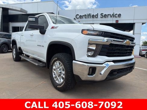 Used 2025 Chevrolet Silverado 2500 LT AWD/4WD image 15