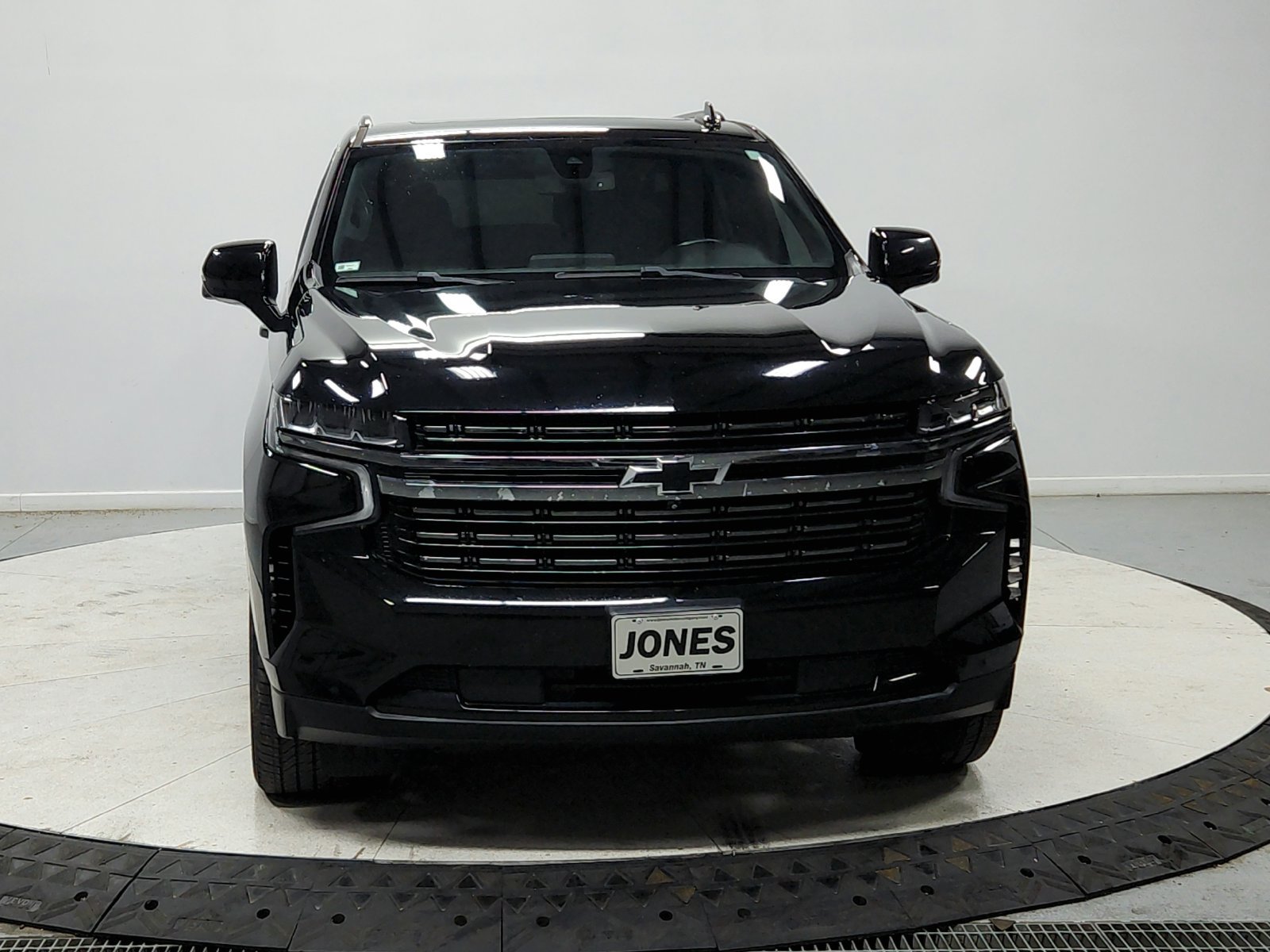 Used 2022 Chevrolet Suburban RST w/ Luxury Package RWD image 3