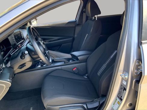 Used 2025 Hyundai Elantra Sport FWD image 8