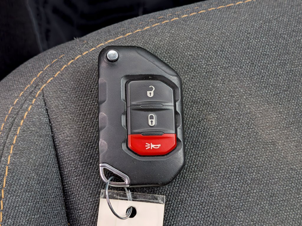 Used 2024 Jeep Wrangler Unlimited AWD/4WD image 37