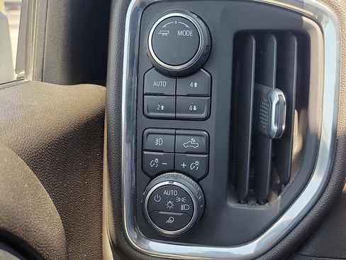 Used 2021 Chevrolet Silverado 2500 LTZ w/ LTZ Convenience Package AWD/4WD image 15