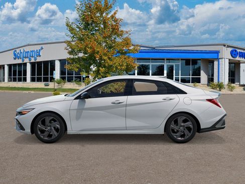 Used 2026 Hyundai Elantra Sport FWD image 3