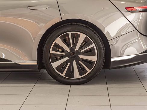 Used 2024 Lucid Air Touring image 9