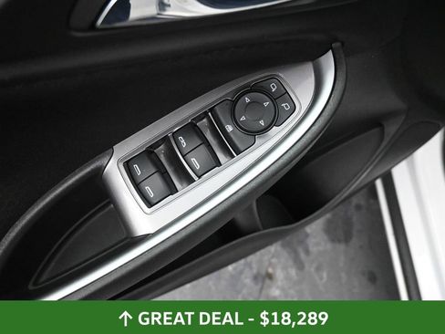 Used 2024 Chevrolet Malibu LT image 31