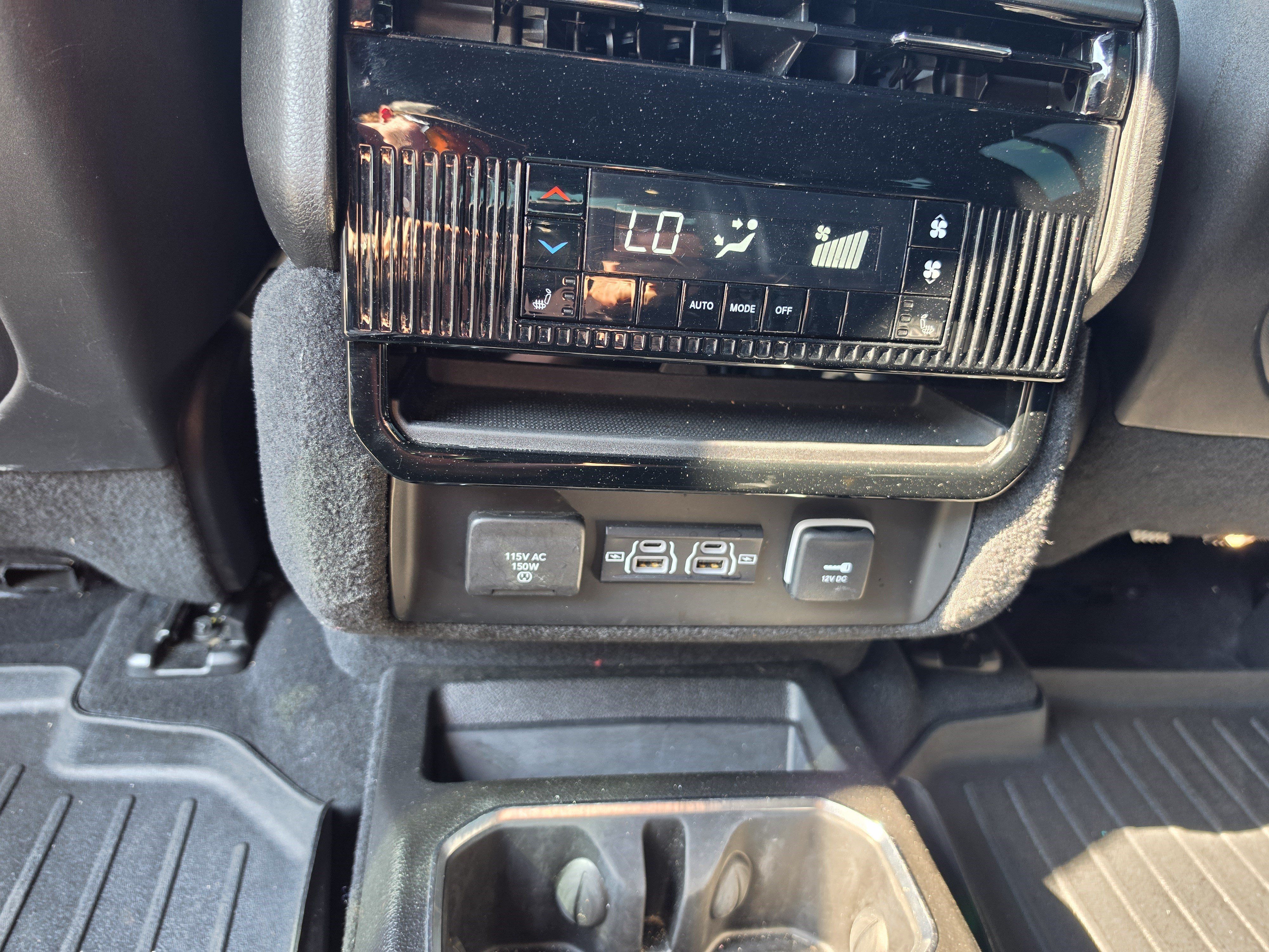 Used 2023 Jeep Wagoneer Series II AWD/4WD image 23