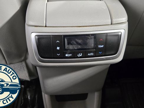 Used 2019 Toyota Highlander Plus AWD/4WD image 27