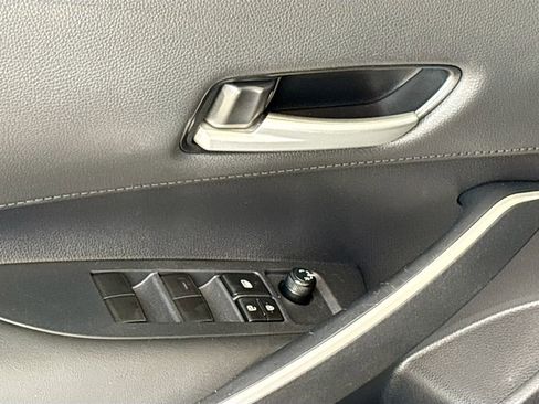 Used 2020 Toyota Corolla SE w/ Carpet Mat Package (TMS) FWD image 22