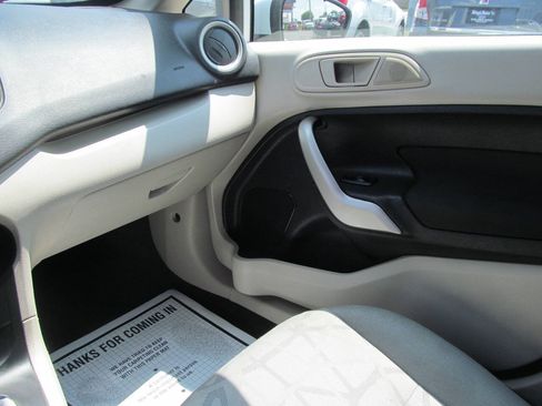 Used 2011 Ford Fiesta SE w/ 202A Rapid Spec Order Code FWD image 10