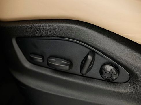 Certified 2026 Porsche Cayenne Coupe image 24