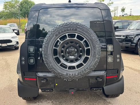 New 2026 Land Rover Defender 110 OCTA AWD/4WD image 4