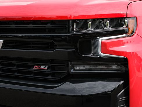 Used 2021 Chevrolet Silverado 1500 LT Trail Boss w/ Convenience Package II AWD/4WD image 6