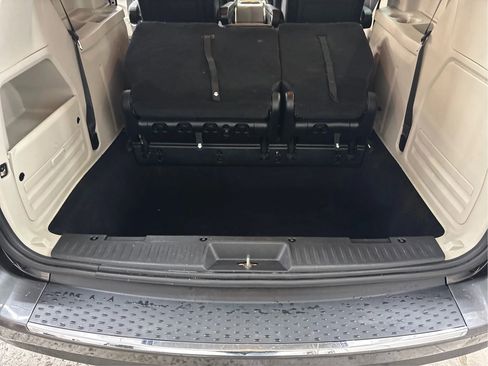 Used 2019 Dodge Grand Caravan SXT FWD image 16