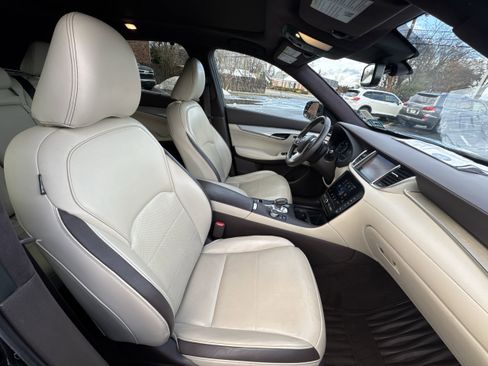 Used 2019 INFINITI QX50 Essential w/ Sensory Package image 29