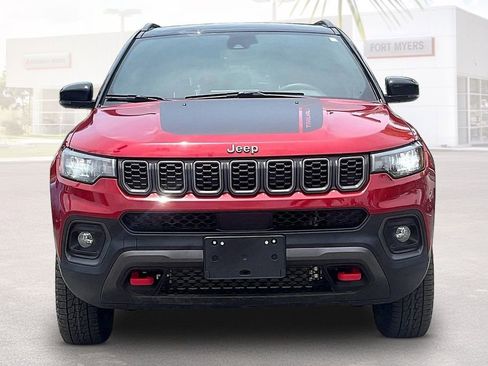 Used 2025 Jeep Compass Trailhawk AWD/4WD image 30