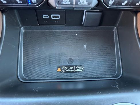 Used 2024 Chevrolet Tahoe High Country image 15