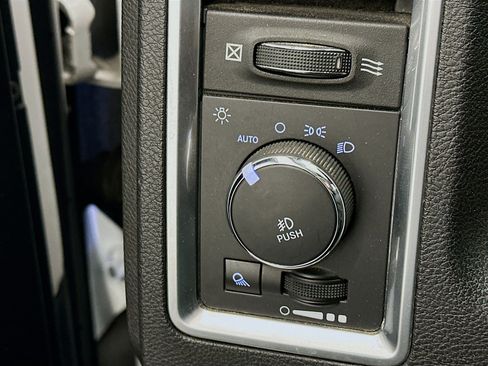 Used 2018 RAM 1500 Big Horn image 17