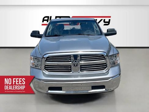 Used 2022 RAM 1500 Classic SLT w/ Trailer & Traction Group RWD image 2