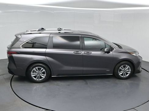 Used 2021 Toyota Sienna Limited FWD image 58