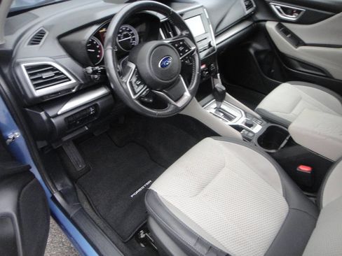 Used 2019 Subaru Forester Premium w/ All-Weather Package AWD/4WD image 7