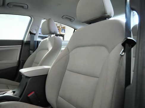 Used 2018 Hyundai Elantra SE w/ Cargo Package FWD image 17