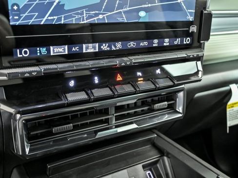 New 2026 GMC Hummer EV SUV image 17